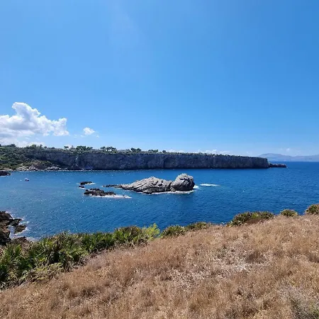 לינה וארוחת בוקר Kleade